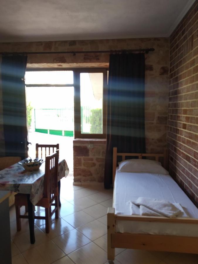 Altin Skrapari Guesthouse Ksamil Luaran gambar