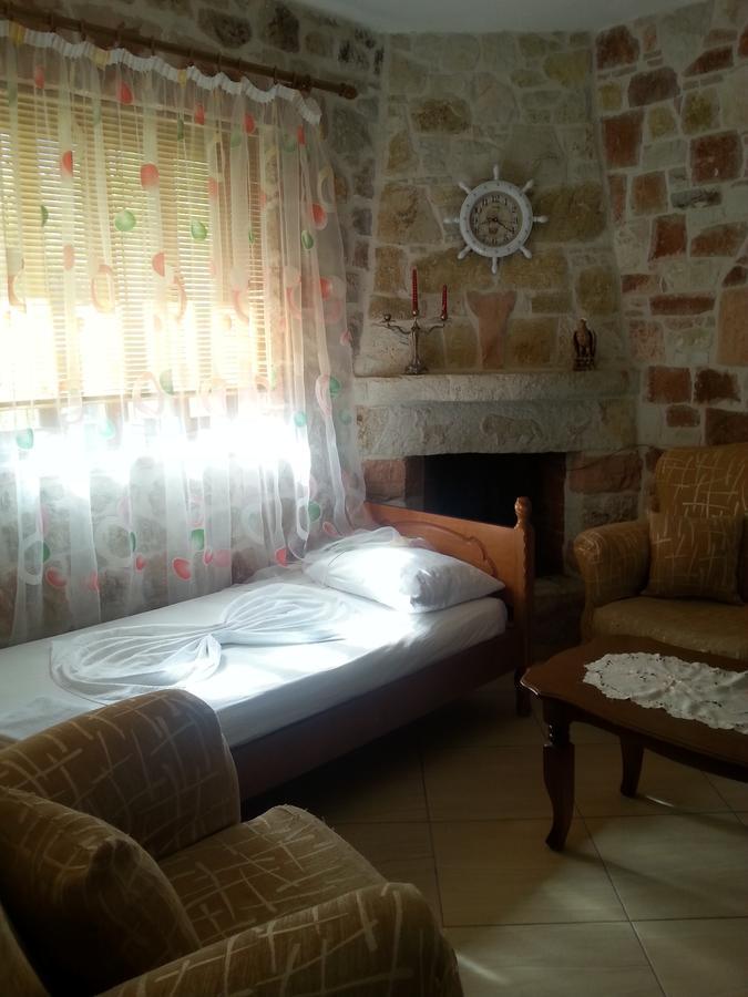 Altin Skrapari Guesthouse Ksamil Luaran gambar